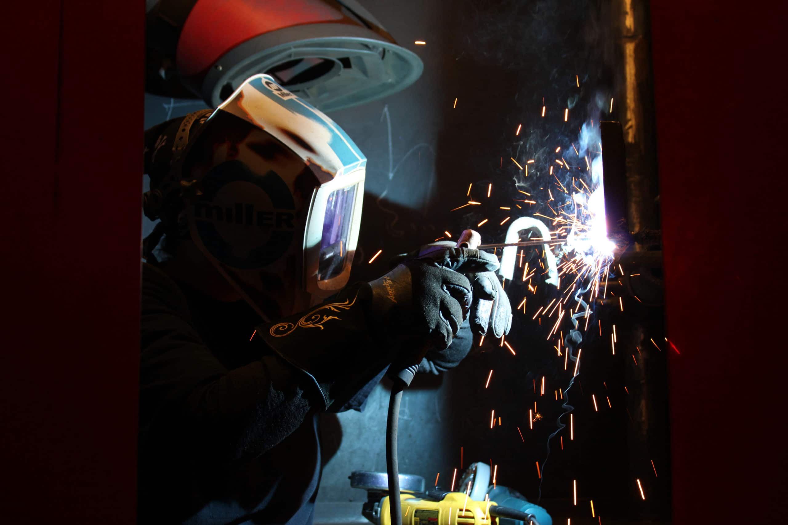 Welding student in lab at one of the best Texas welding schools: Texarkana College